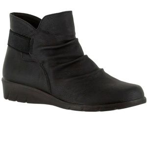 *** Easy street Bounty Comfort Boots Flats Ankle Booties Black Matte Winter Cure
